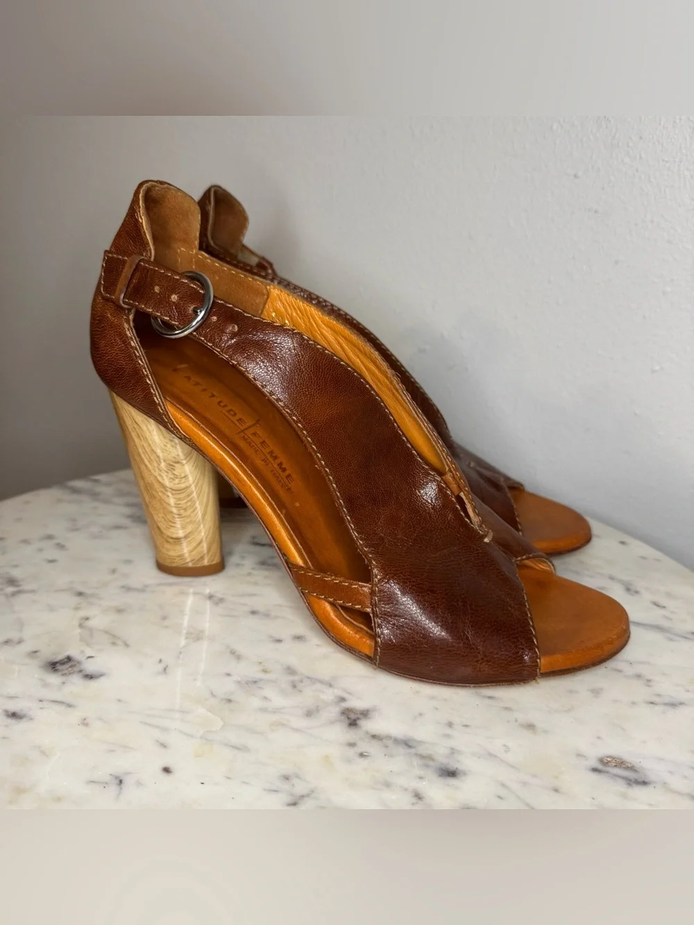 Latitude Femme Sandals Size 39/ US 8.5 Made in Italy Leather heels shoes